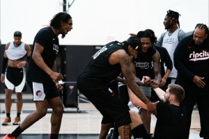 楊瀚森即將加入！混音近期訓(xùn)練動態(tài) 快打風(fēng)格與開拓者一脈相承