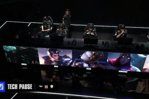 又是你多蘭！T1 vs TES第一局進(jìn)行至1分鐘時(shí)，比賽發(fā)生暫停（已恢復(fù)）