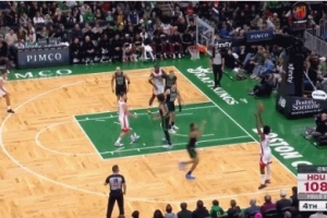 萬箭齊發(fā)！謝潑德和伊森相繼三分穿針 火箭領(lǐng)先33分打停凱爾特人