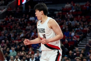 楊毅：發(fā)展聯(lián)盟里沒幾支正經(jīng)打球的隊伍 小楊在那可能也拿不到球