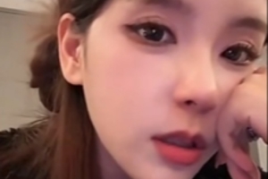 真難受了Rita賽后直播談TES落敗 眼角帶淚