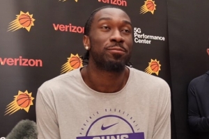 馬威談防守：我在逐漸找回以前的狀態(tài) 隊友支持我讓融入變得簡單