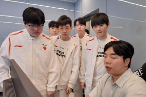 Homme：TES是一支對(duì)線落后就很難翻盤的隊(duì)伍，所以我傾向選擇前期陣容