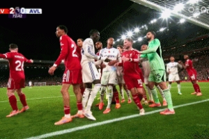 奧納納鎖喉麥卡利斯特，吃到黃牌