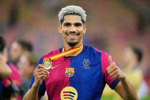 阿勞霍186次出場追平內(nèi)馬爾并列巴薩美洲球員出場數(shù)第十，梅西第1