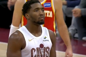 蓋棺定論？米切爾單打肯納德 急停急起隨手一拋打成2+1！