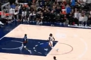 奮力反擊！哈登傳射建功率隊(duì)轟出12-0攻擊波 鮑爾默場邊很興奮