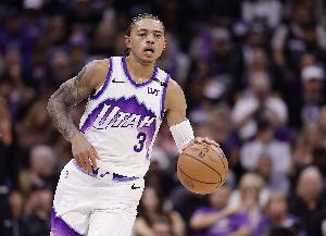 今天是頭號(hào)得分手！基昂特-喬治16中9&13罰11中砍下31分5板4助