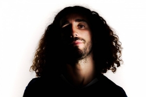 切爾西發(fā)布?xì)W冠客戰(zhàn)卡拉巴赫海報(bào)：庫庫雷利亞單人出鏡