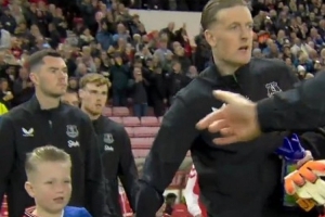 感恩！皮克福德兒子穿埃弗頓+桑德蘭拼接球衣，球員出道于桑德蘭