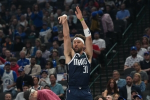 庫里：我推薦別人學克萊的投籃 我的投籃不標準但能讓我快速出手