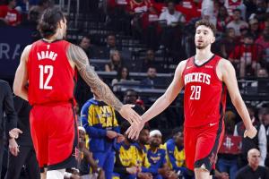 統(tǒng)治~火箭賽季至今進攻籃板率高達42.1% 聯(lián)盟近10個賽季最高為35%