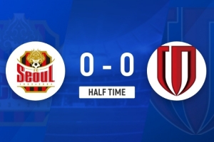 半場(chǎng)-成都蓉城0-0首爾FC 羅慕洛傷退淚灑賽場(chǎng) 林加德萊切特起沖突