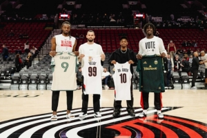 你來(lái)看完我 我就來(lái)看你！美職聯(lián)波特蘭伐木工球員現(xiàn)場(chǎng)助威開(kāi)拓者