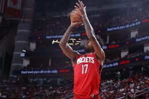 打得可以！伊森半場5中3拿到8分2助1斷1帽