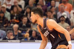 很難找到比他更強(qiáng)！吉萊斯皮：布克進(jìn)攻選擇非常好 他是頂級球員