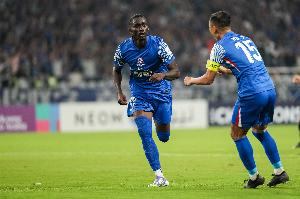 東體：申花六外援出征亞冠，謝鵬飛、戴偉浚也隨隊(duì)出征