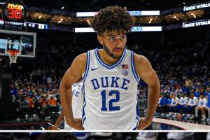 布澤爾現(xiàn)場(chǎng)觀戰(zhàn)倆兒子！狀元候選卡梅隆12中3拿15分13板 凱登2分