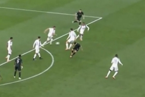 范德芬長途奔襲世界波由帕利尼亞助攻：這助攻得不到應(yīng)有認(rèn)可！