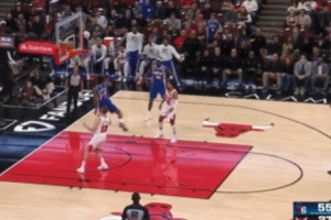 差一點！馬克西前場逼搶完成搶斷 直接給空接可惜VJ未扣進(jìn)