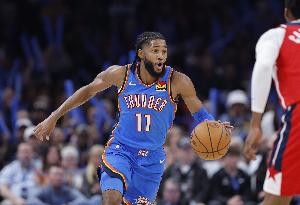 替補(bǔ)火力點(diǎn)！以賽亞·喬半場(chǎng)8中4拿到11分2籃板