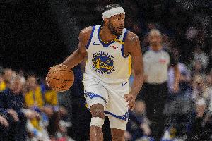 替補(bǔ)雙槍！穆迪&希爾德半場(chǎng)各扔進(jìn)3記三分 合砍24分！