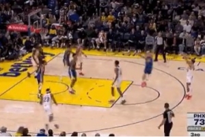 奮力反擊！布克三分命中 太陽(yáng)轟出13-2縮小分差打停勇士