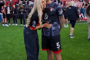 郵報：英超出現(xiàn)一對新的同隊情侶，伯恩茅斯金童玉女受球迷追捧