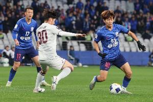 記者：楊皓宇打入金子般進(jìn)球，助山東U20隊(duì)有驚無(wú)險(xiǎn)地成功晉級(jí)