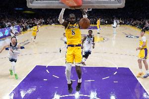 面對文班不落下風！艾頓上半場7中4得到10分4板1斷