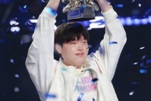 爆料人：HLE去年11月中當(dāng)來lpl詢價(jià)bin 因?yàn)槭呛诵娜宋镉謨r(jià)高所以沒談成