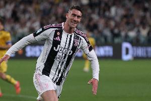 迪馬：目前弗拉霍維奇已經(jīng)恢復(fù)球隊合練，確認(rèn)可以出戰(zhàn)都靈德比