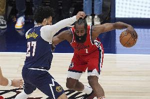 哈登：我沒有創(chuàng)造后撤步&只是加了點變化 皮爾斯：那是我發(fā)明的