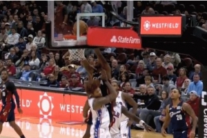 點燃主場！小莫布里旱地拔蔥暴力隔扣烏布雷 還有加罰！