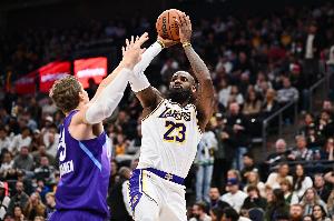 又預(yù)言了！蘇群：詹姆斯很可能在11月19日主場對爵士的比賽復(fù)出