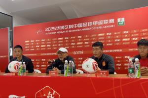 張外龍：銅梁龍球員非常年輕，希望影響中國足球，讓球員沖出亞洲