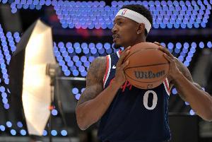 比爾14中2僅得5分！解說(shuō)：本賽季NBA比賽特點(diǎn)不太適合老同志