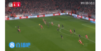 簡單的不進！凱恩精準(zhǔn)斜塞打穿防線，迪亞斯單刀吐餅離譜打偏