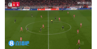 這球太帥了！凱恩遭對(duì)手兩人圍搶，瀟灑轉(zhuǎn)身直接過了個(gè)干凈