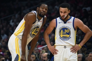 杜庫未來誰進(jìn)歷史前十？楊毅：現(xiàn)在他倆都進(jìn)不了 但關(guān)鍵球我選KD