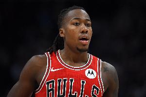 多諾萬(wàn)：道蘇姆今天可以出戰(zhàn)雄鹿 出場(chǎng)時(shí)間限制為24分鐘