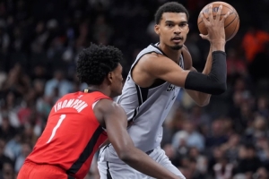 馬刺絞贏火箭：泥淖戰(zhàn)；約基奇的三雙？不要了