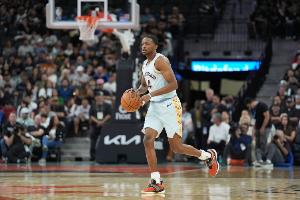 ?？怂故仔?先發(fā)！馬刺戰(zhàn)鵜鶘首發(fā)：卡斯爾&瓦塞爾&巴恩斯&文班