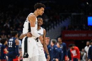 福克斯：文班會(huì)成為有史以來最出色的球員之一 我們要幫他實(shí)現(xiàn)