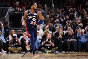 米切爾：贏球關(guān)鍵是拼勁活力 隊(duì)友信任我讓我出手我感到很幸運(yùn)