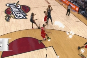 這球有講究！亨特繞掩護(hù)體前變向急停拔起 成功打成3+0