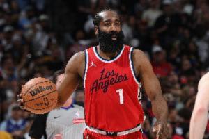 拉了一褲兜！哈登15中4&下半場(chǎng)僅5分 正負(fù)值-18全場(chǎng)最低！