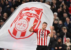 槍手跟隊：巴拉德簽職業(yè)合同時，有人說他為解圍能把頭伸進獅子嘴