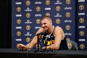 瘋狂！約基奇近4戰(zhàn)場均31.3分11.3板13.3助 三項(xiàng)命中率70/47/87%