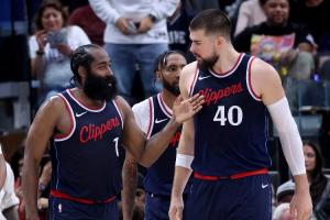 小卡缺陣&三后衛(wèi)！快船首發(fā)：哈登、比爾、鄧恩、瓊斯、祖巴茨